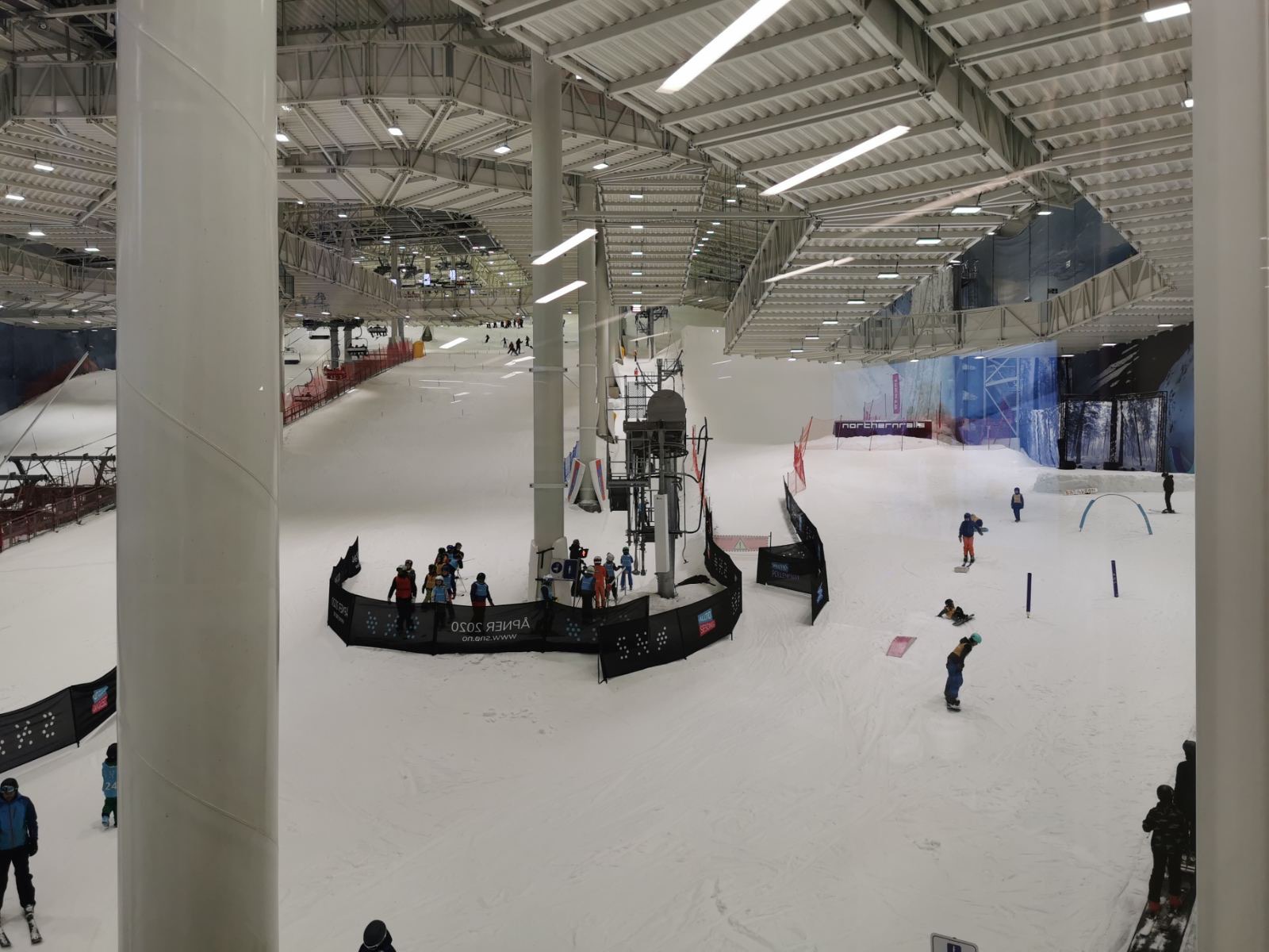 SNØ ОТКРЫЛСЯ